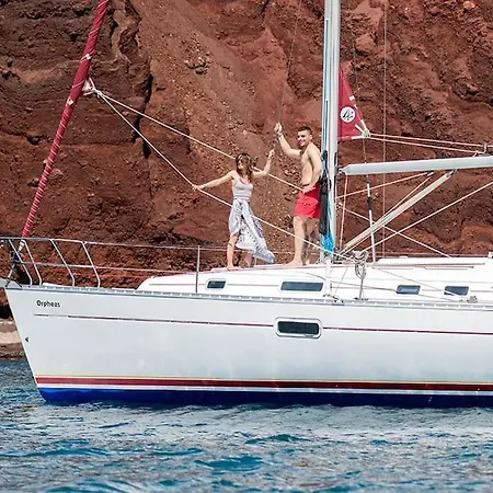 Botel Orpheus Ormos Athinios